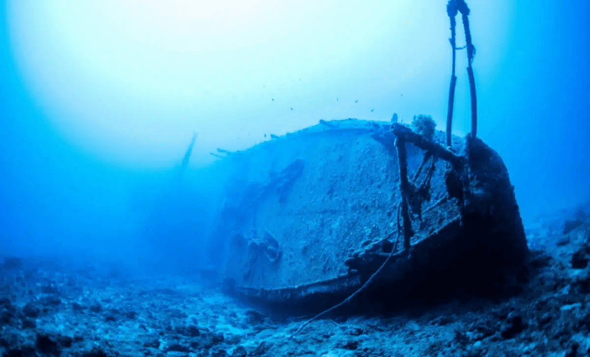 Atlantis Wreck - image 1